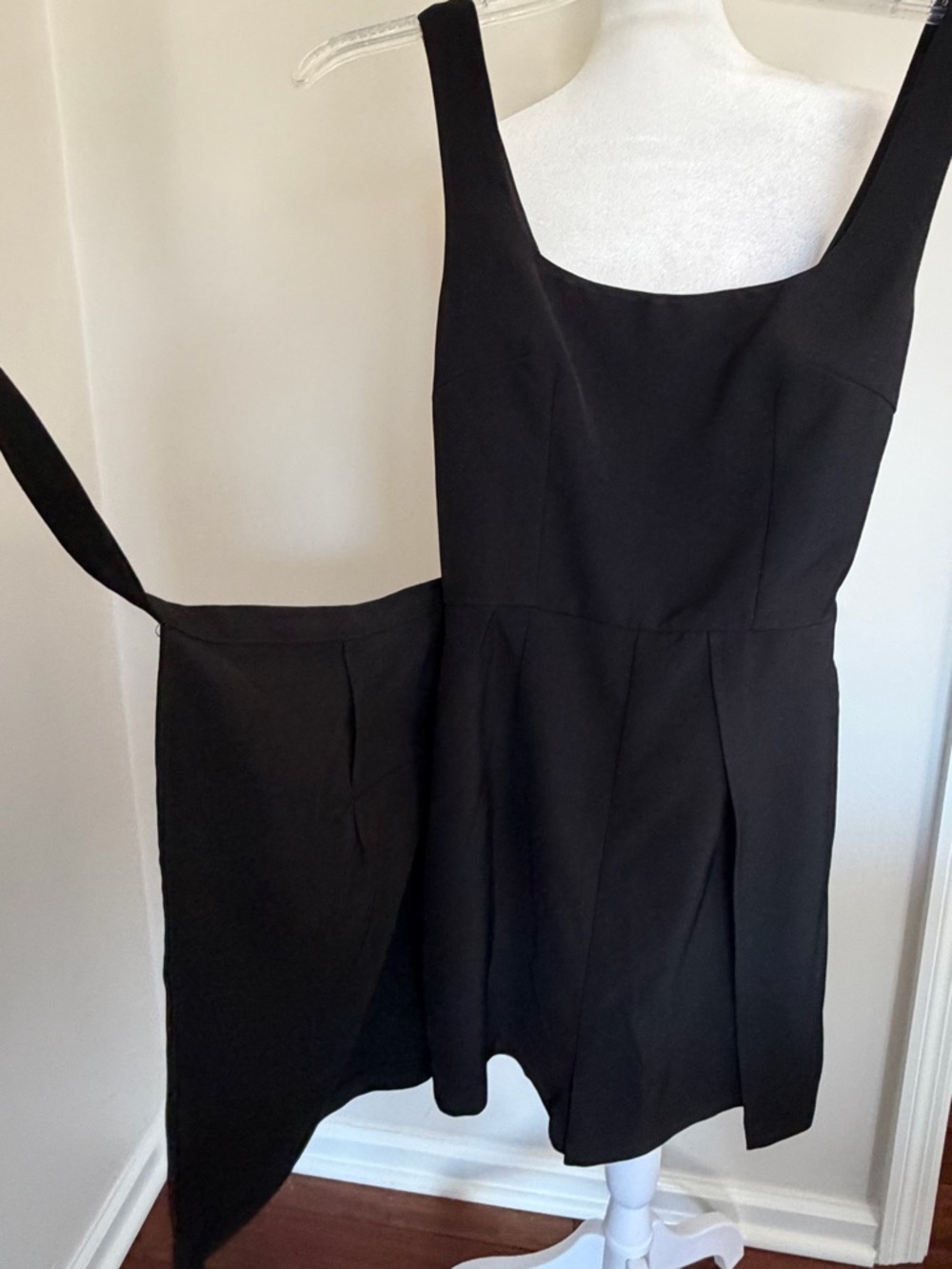 Hello Molly Beauty Editor Wrap Front Romper - Picture 4 of 6